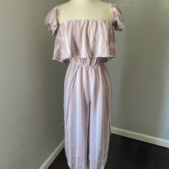 American Eagle Outfitters Pink and White Jumpsuit with Elegant Design - Picture 3 of 6